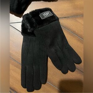 UGG GLOVES WINTER BLACK NWT